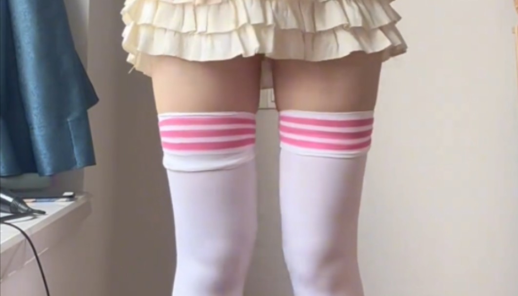 It's true, it's a little strangling.