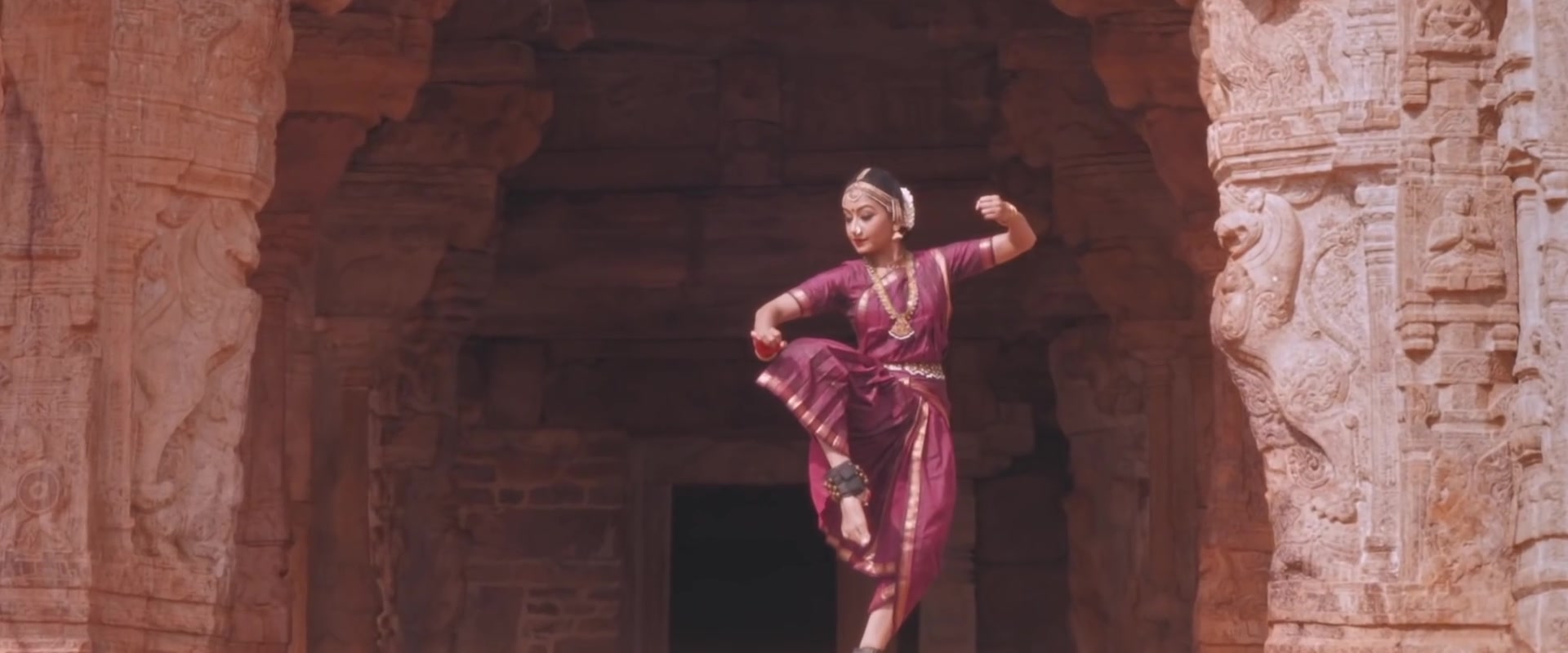 【印度古典舞】活雕像！婆罗多舞- Shiva Tandava - Sneha Devanandan