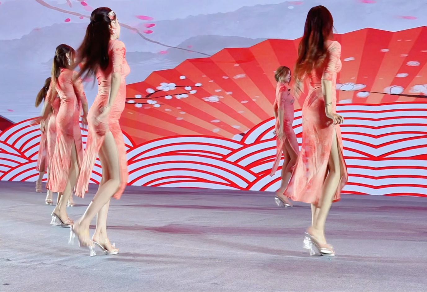 旗袍 之 红昭愿