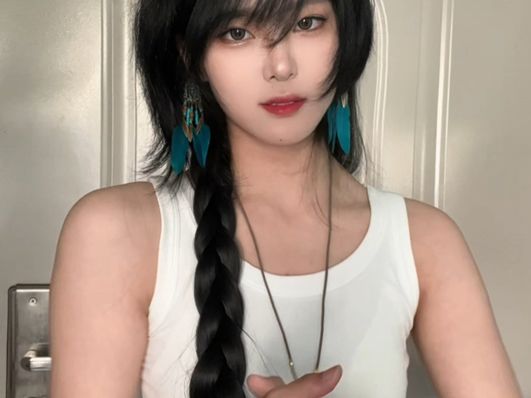 怎么拍个手就变人了？