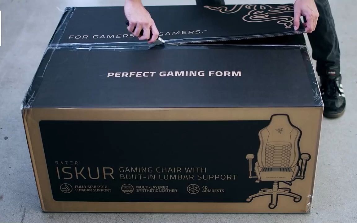 如何组装雷蛇风神游戏座椅