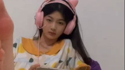 从写字楼到晚宴厅：都会女性的脚美甲日记