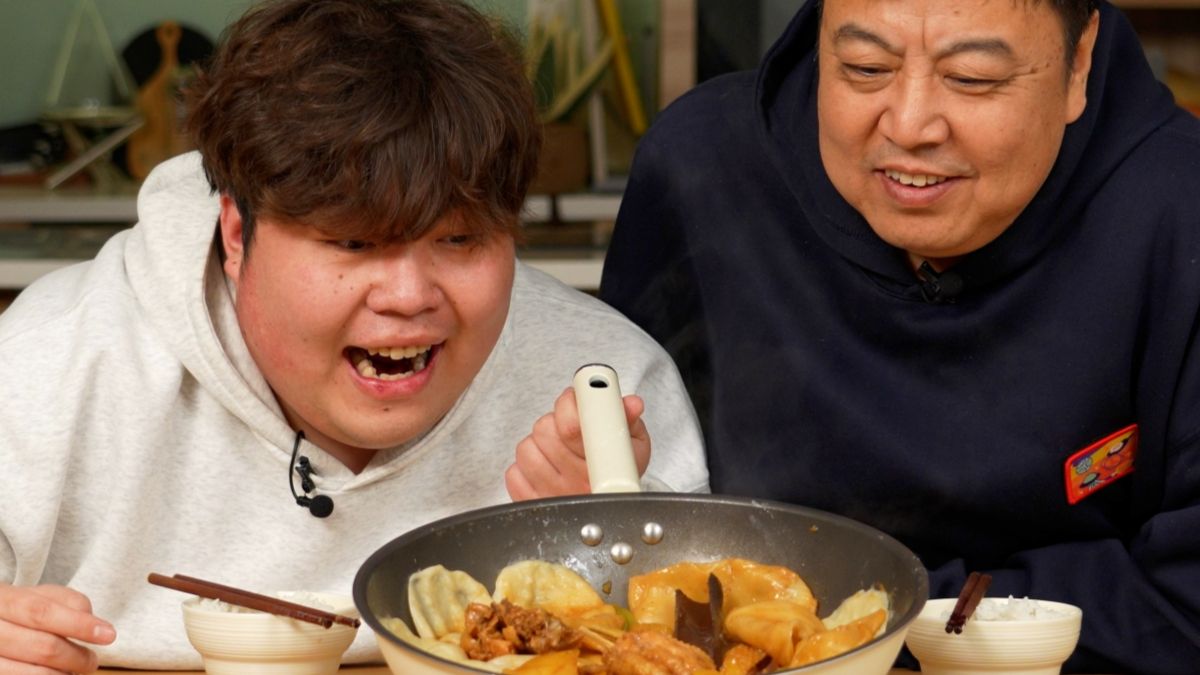 老板他爸来了，也得给我做饭