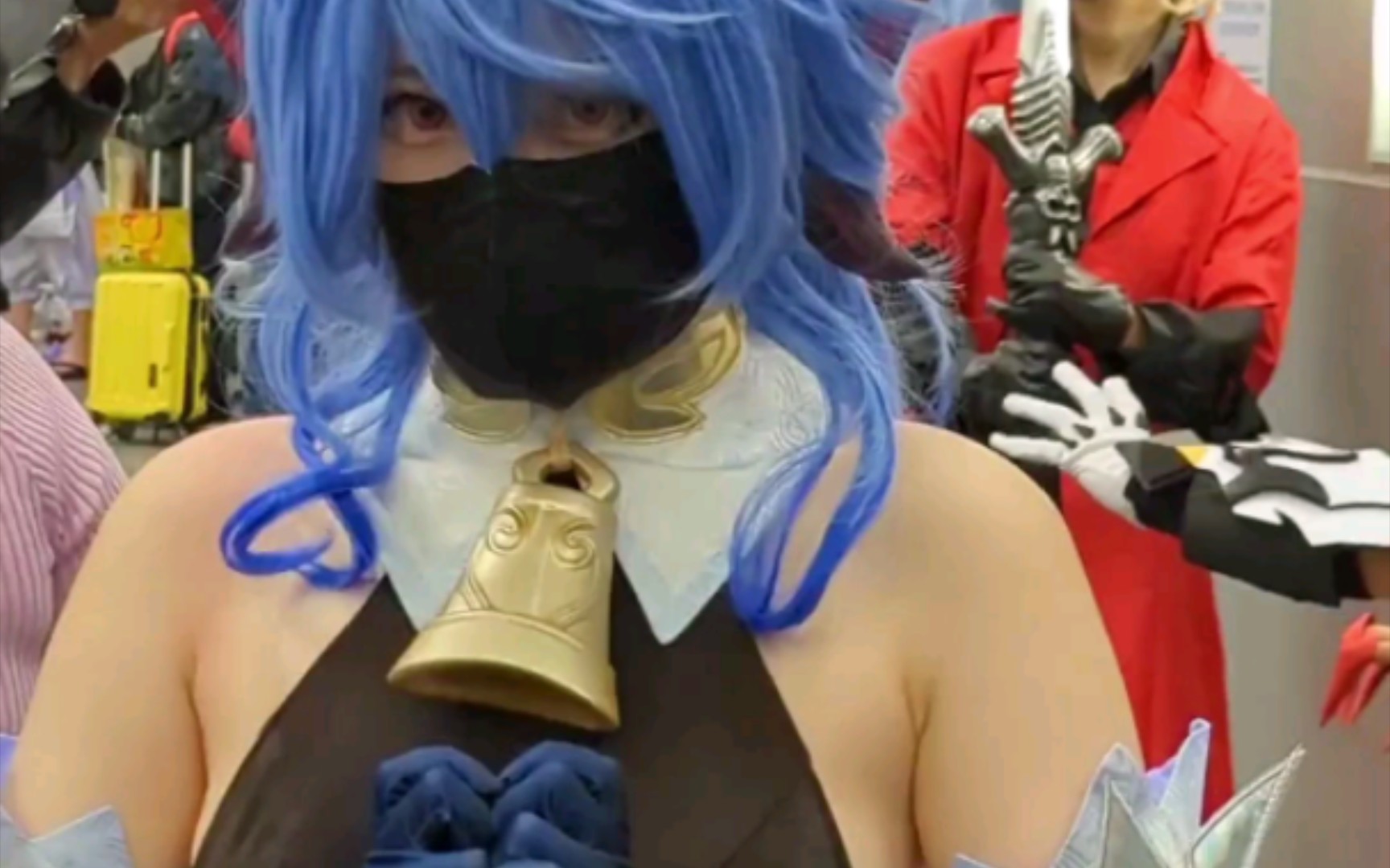 "Harakami Cosplay Contest: who is the best playable character?"