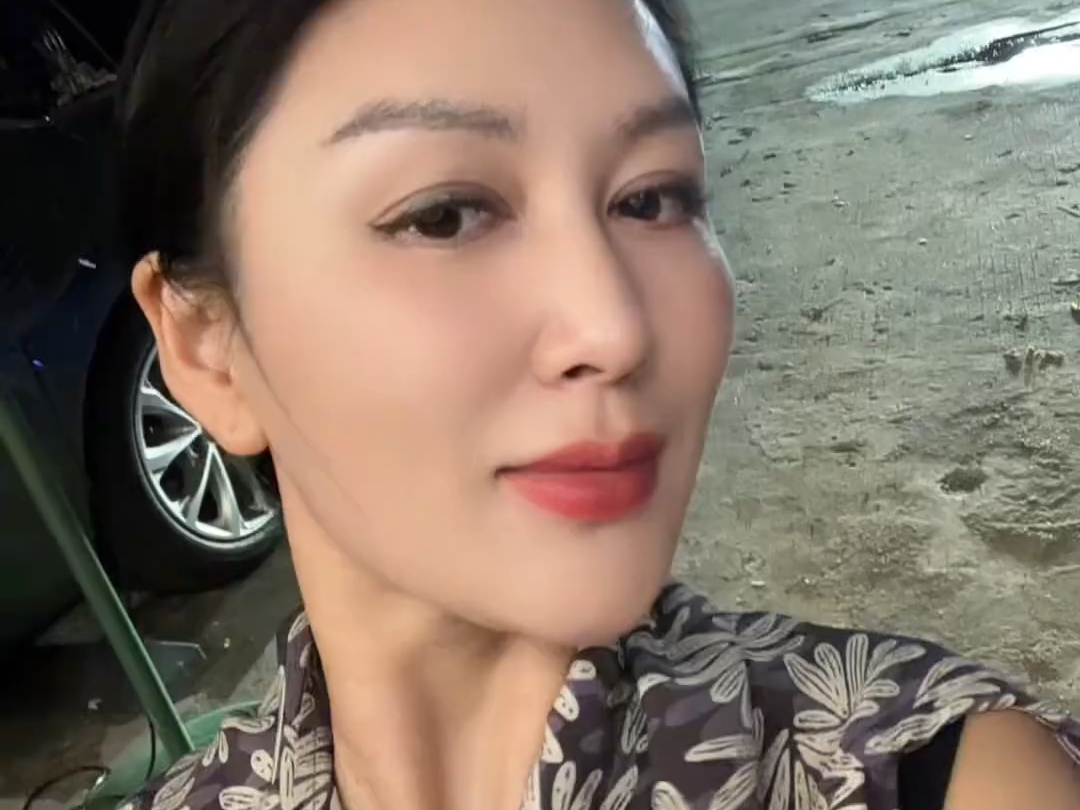 气质风韵老板娘