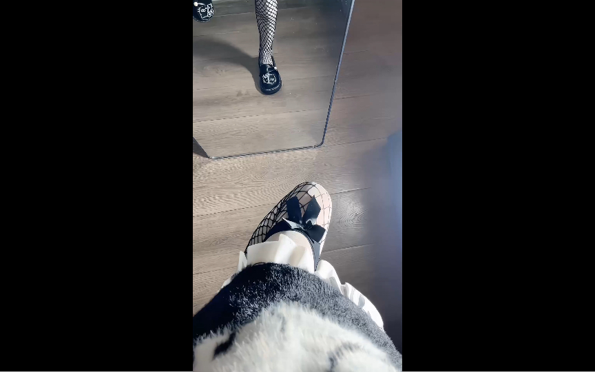 Thick white ➕.com butterflies?