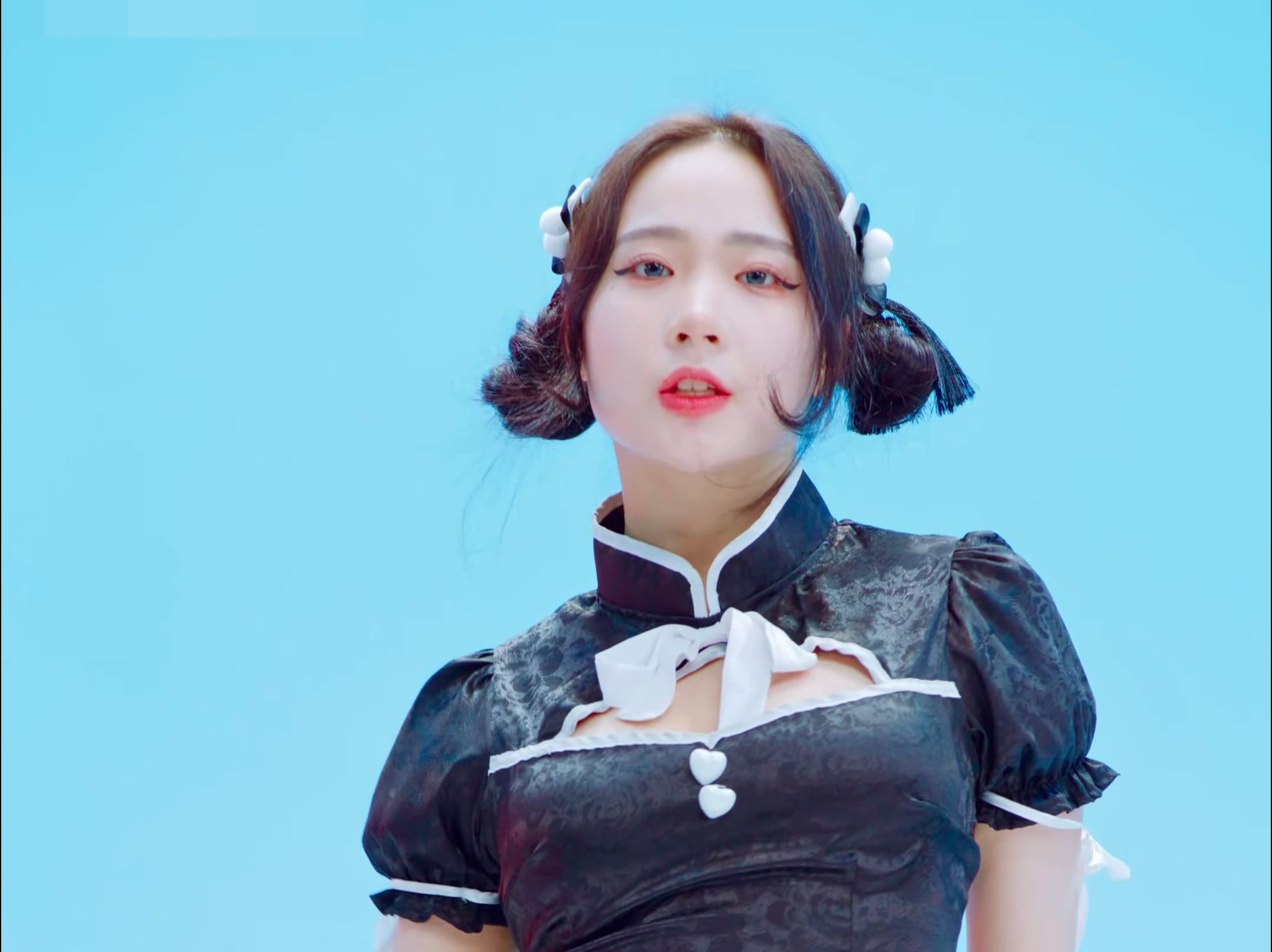 Jung In spicy black cheongsam