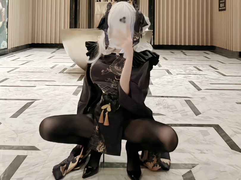 It's a cosplayer, and it looks good on a loser like me.