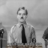 1940年上映的电影《 大独裁者》卓别林冒着生命危险发出的反战演讲