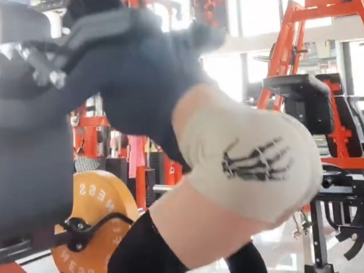 Gym Deep Squats, Hacking Glute Leg Workout