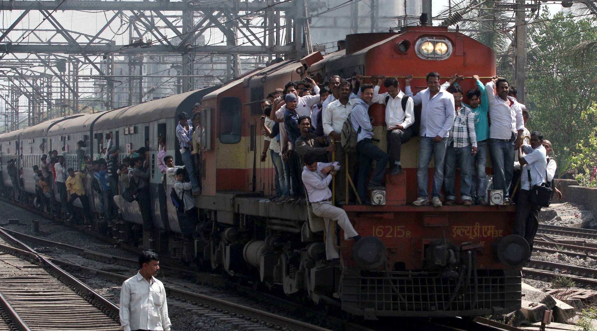 实拍最真实的印度火车
