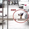 湖北武汉小学生校内被老师开车撞倒身亡，疑似二次碾压，校方：正在配合调查