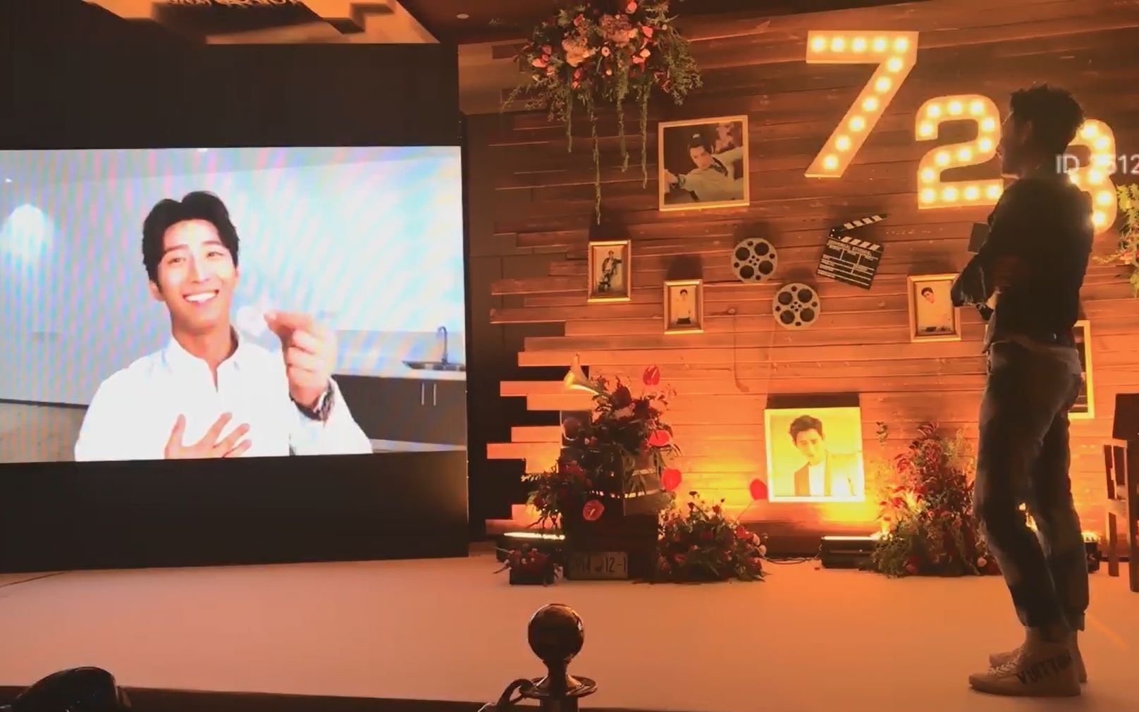 【窦骁】窦骁送王彦霖生日祝福vcr(唱歌)_明星_娱乐