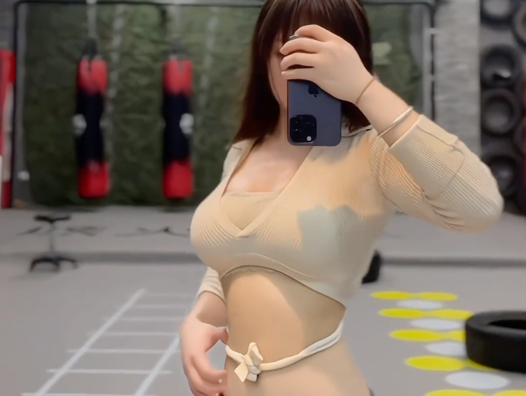 Who doesn't look confused #who can top this #perfect body #exercise and fitness
