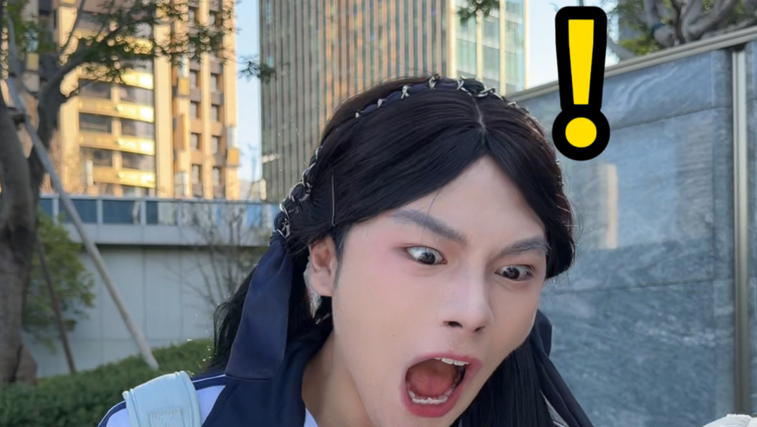 【侯绿萝】更新了一条视频，快来围观！
