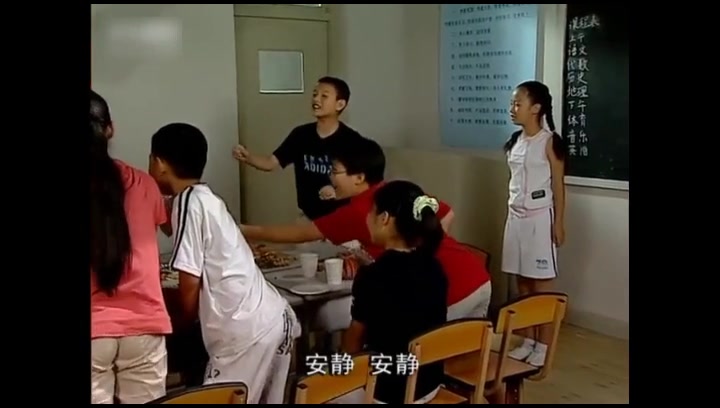 【家有儿女】夏东海:边唱歌,边吃烤火鸡,那气氛一定相当热烈