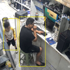 男孩发育迟缓9岁不会走路，突然站起迈步，父亲不忍打扰喜极而泣