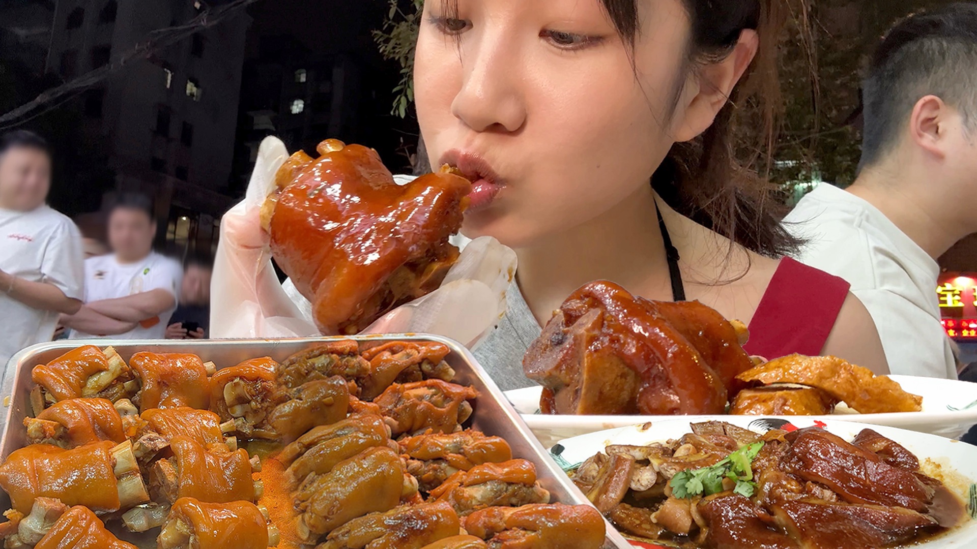街边人墙里干饭，四点金猪脚饭我只吃一碗！