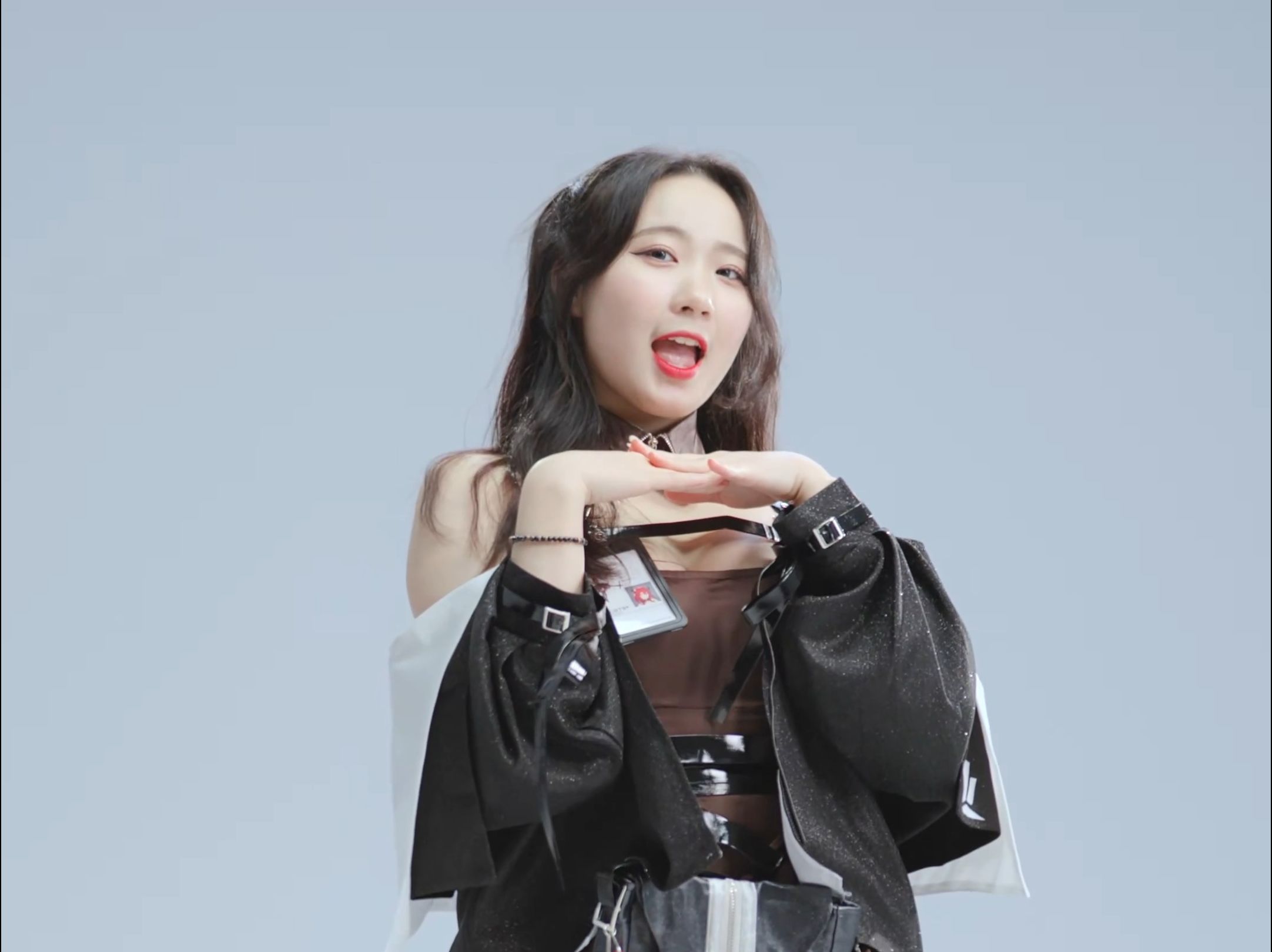 Jung In, HAPPY, COS Clothing