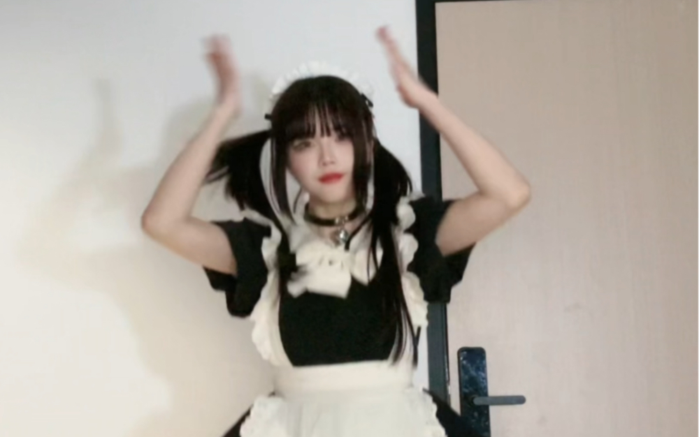 It's been a long time since I wore a maid's outfit.