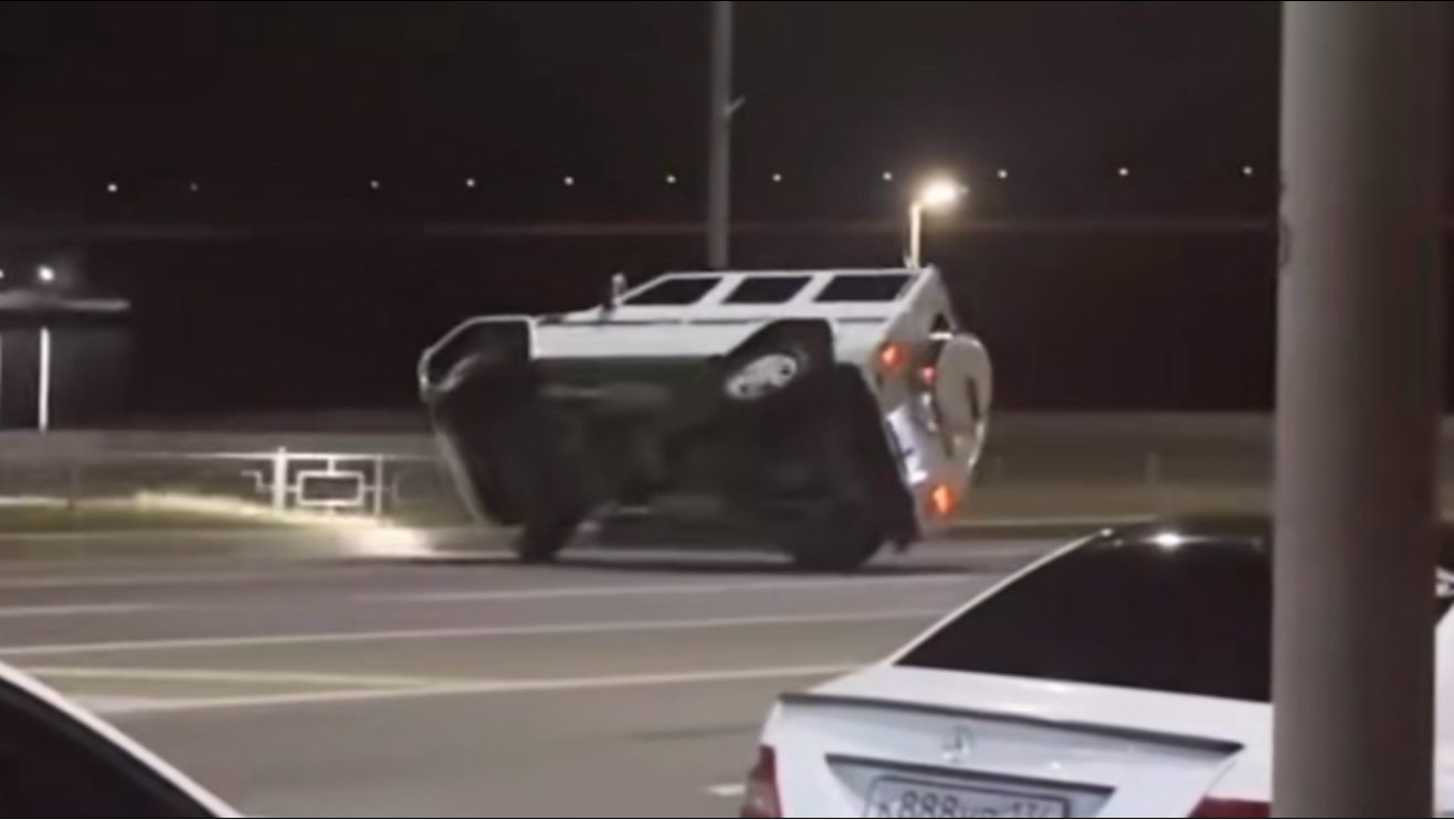 网络热门事故分析：只要走位够骚，就能hold住车？！