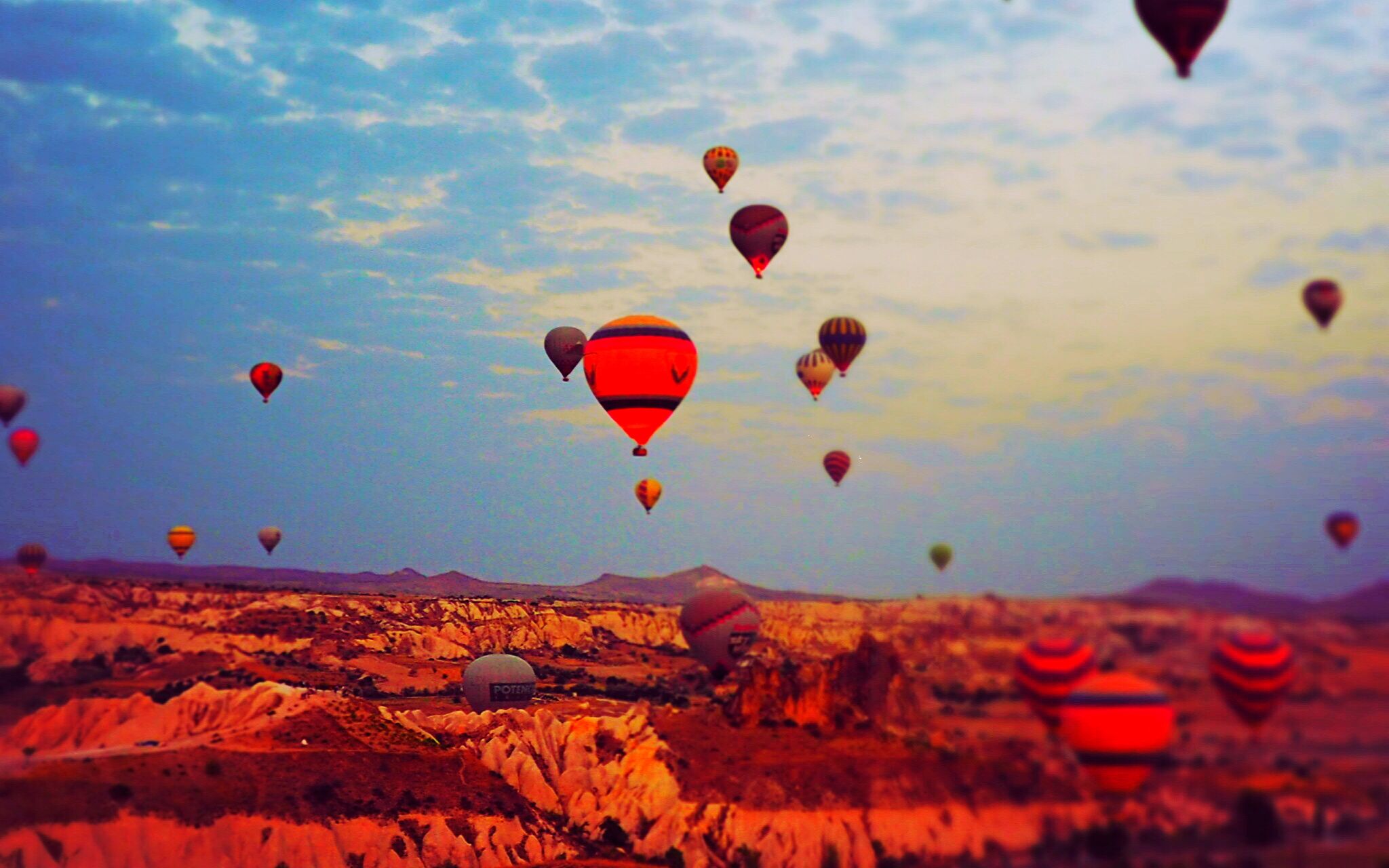 热气球图片壁纸_土耳其自然风光美景图片_三千图片网