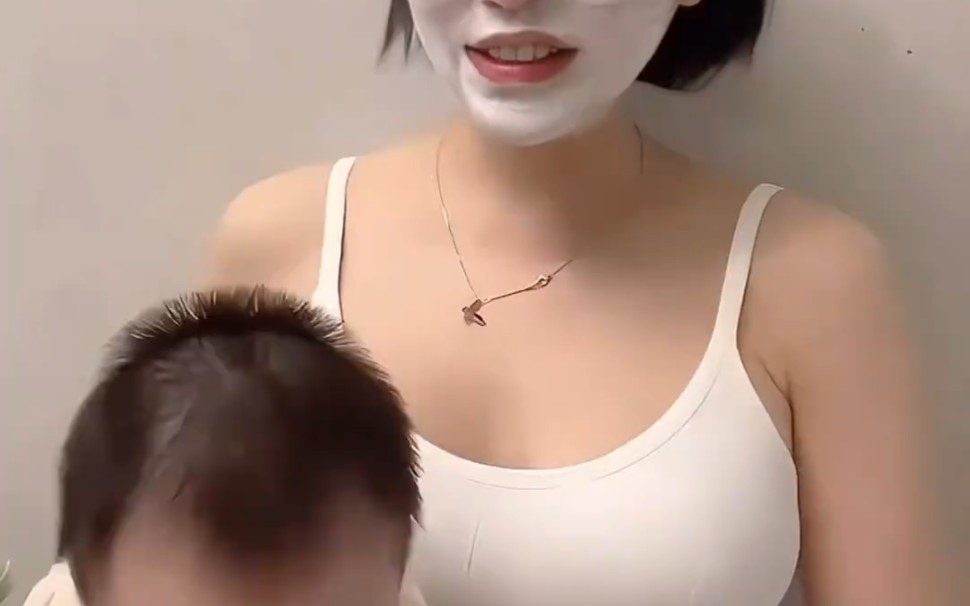 Sleeping is a little angel, waking up is a little devil.