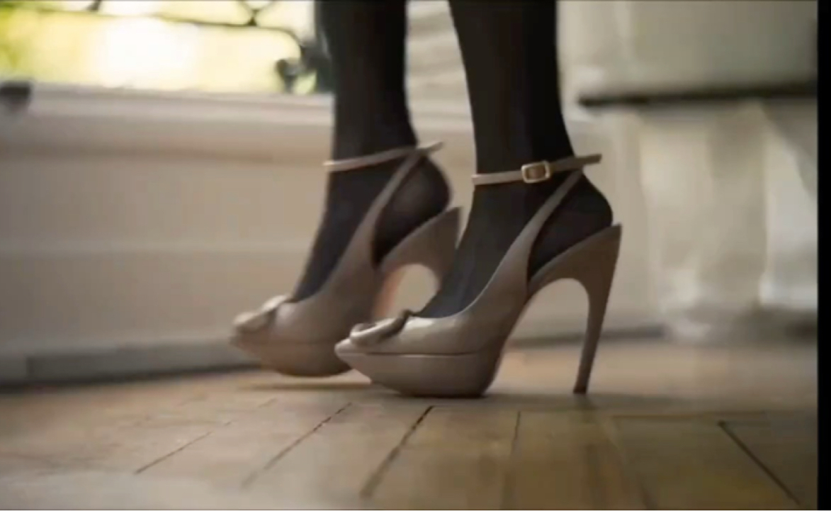 Angelababy杨颖性感黑丝拍摄