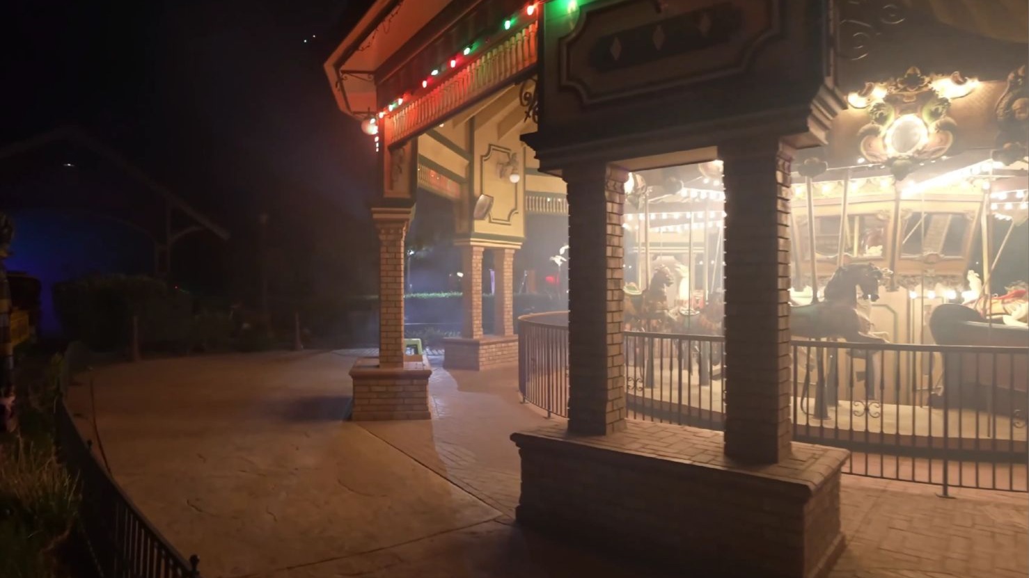 【第一视角】加州最火的万圣节闹鬼列车 环游被诅咒的游乐园 Tom's Farms