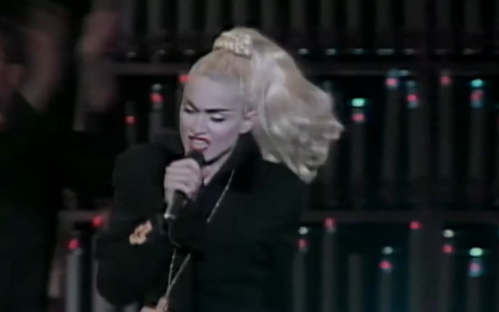 【宛如祈祷】Madonna Like a Prayer (Live 1990 Blond Ambition Tour)_哔哩哔哩_bilibili 【宛如祈祷】Madonna Like a Prayer (Live 1990 Blond Ambition Tour)_哔哩哔哩_bilibili