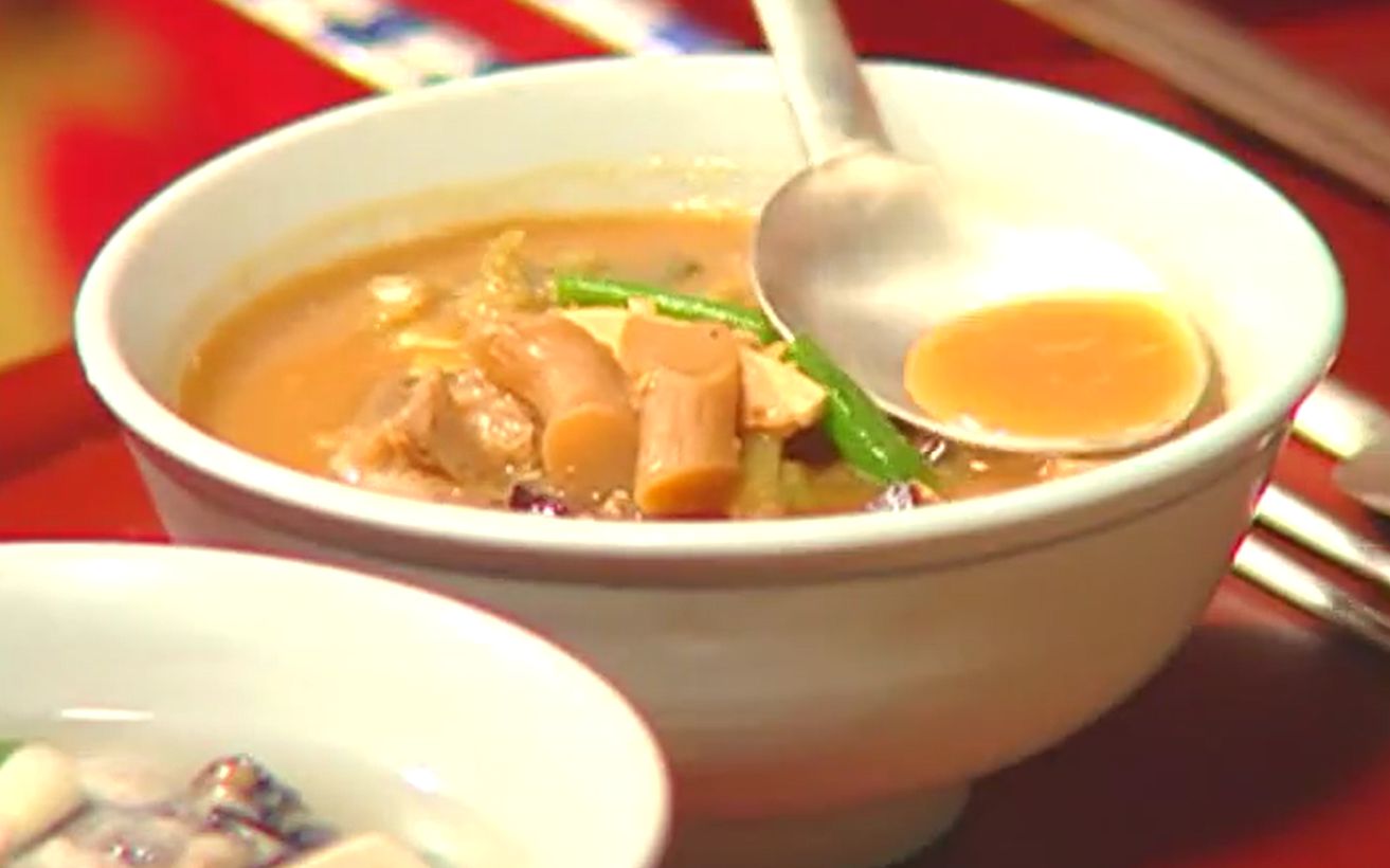 【大长今】长今煮大酱汤呈上，话说朝鲜人是真的好这口啊