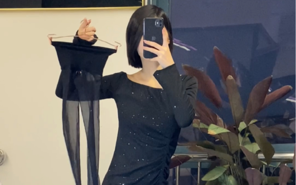 性感与设计无关，优雅永不过时，人手一双的免脱袜。