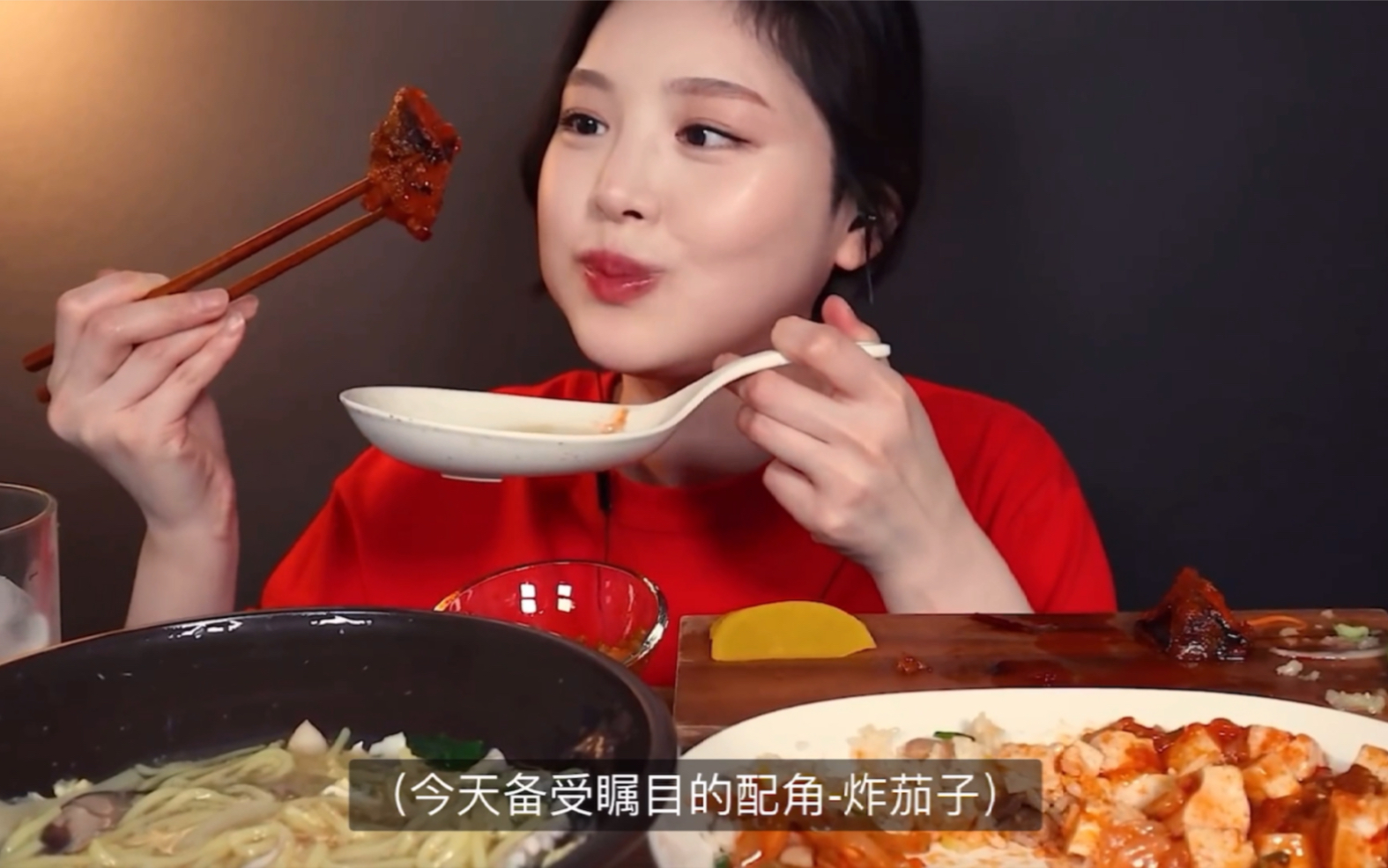 【1.5 /Eat with Boki】2020新年首更Boki女士最新吃播/超级喜欢她/新年从看boki开始_哔哩哔哩_bilibili