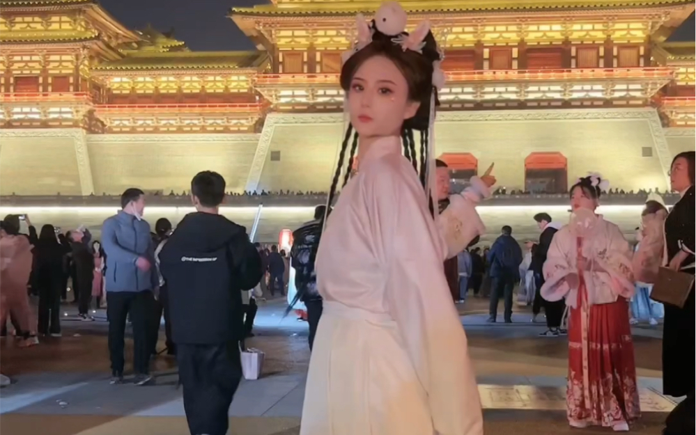 [CHEUKY SILENCE] The video has been packaged, welcome to watch it!