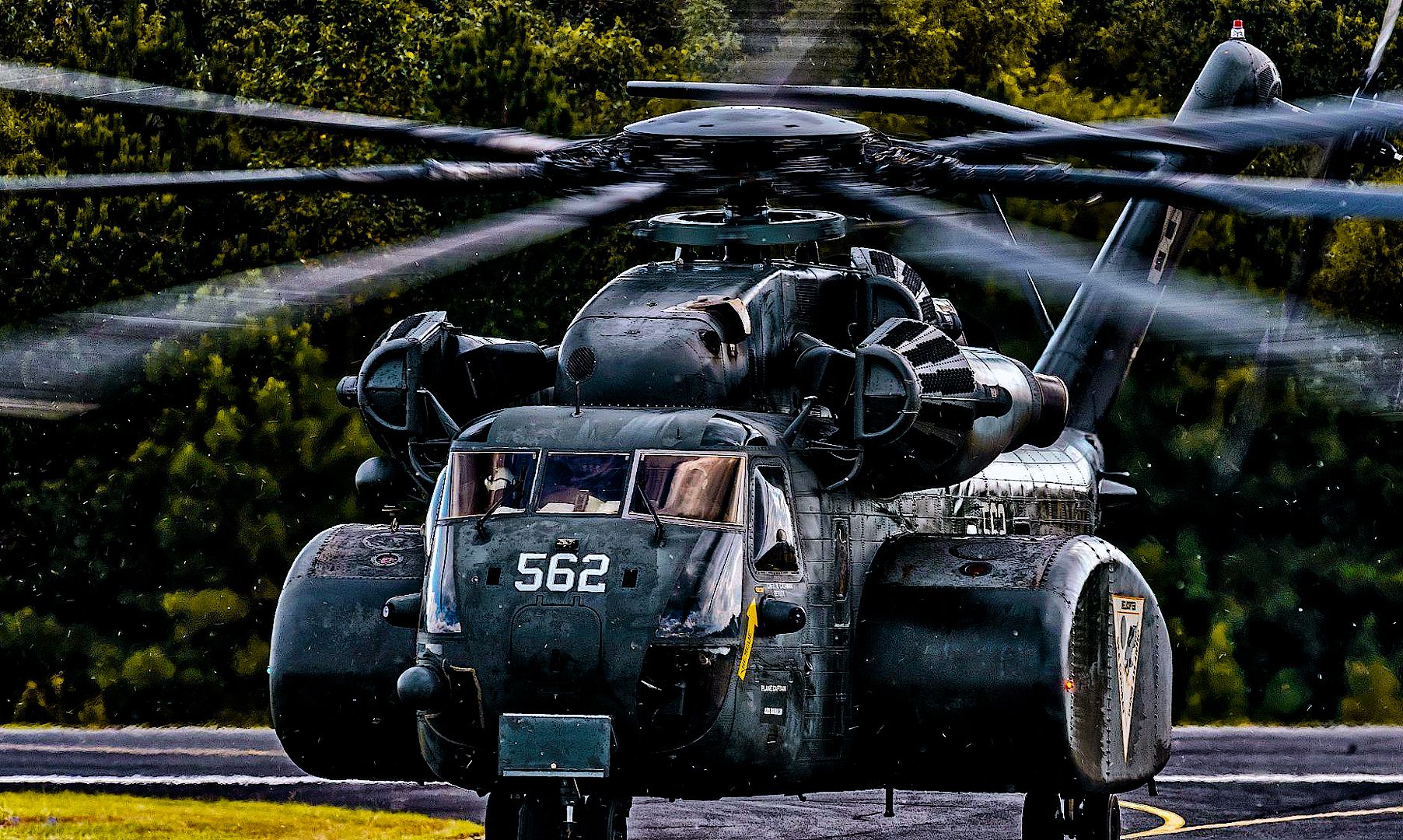【4K60帧】美国西科斯基MH-53E海龙扫雷直升机，主要是由CH-53E超级种马重型运输直升机改进而来
