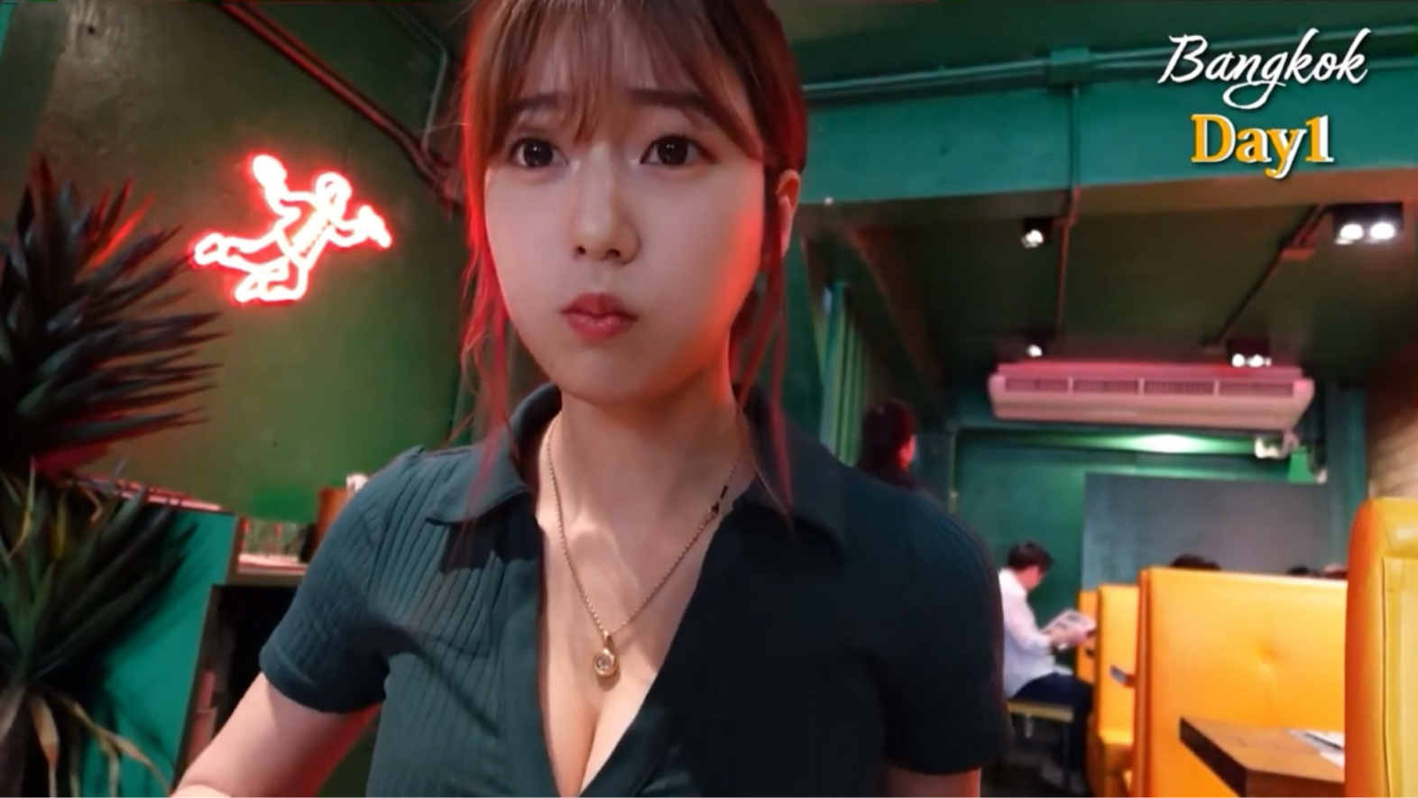 【阿部なつき 阿部夏樹】【タイVlog】極上のマッサージにひたすら食べ飲みが最高すぎた【泰國Vlog】極品按摩，只顧著吃喝，太棒了