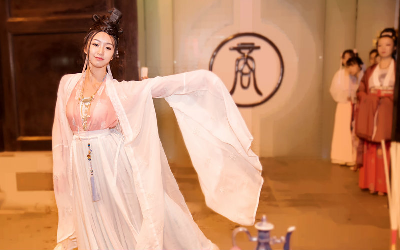 【尾巴夕】汉服舞蹈《月舞》中秋祭祀后即兴 大袖衫 对襟齐腰