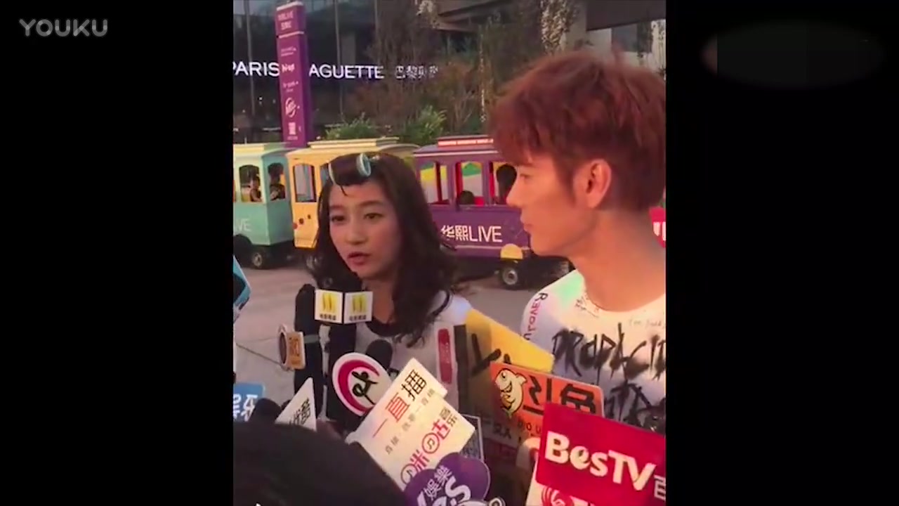 明星八卦 关晓彤跟鹿晗在一起后接受记者采访, 看看她都说了些什么!