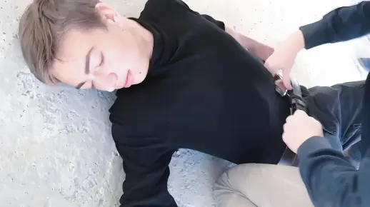 动作系列52-帅哥被绑架打斗逃脱