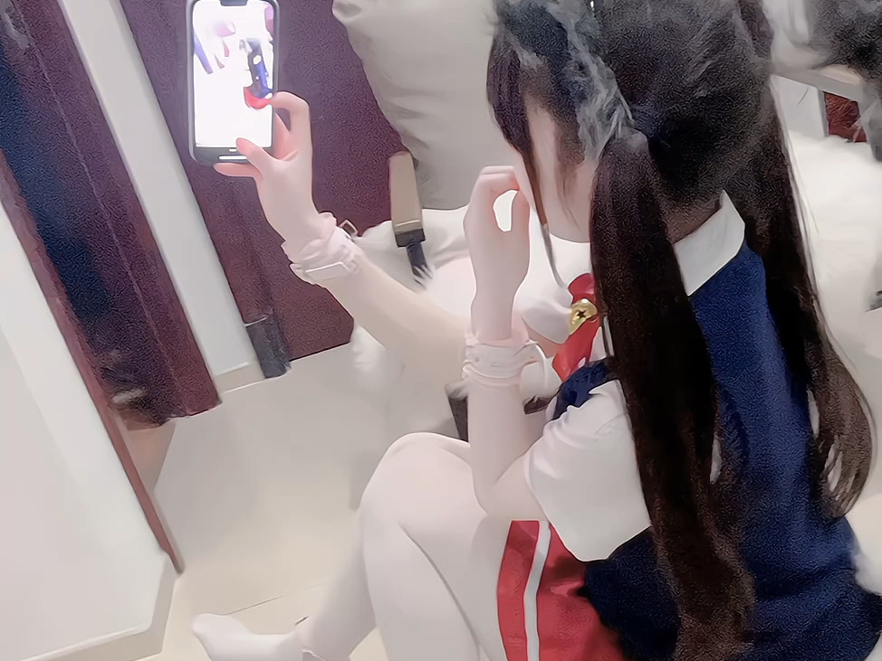Don't grab my ponytail.