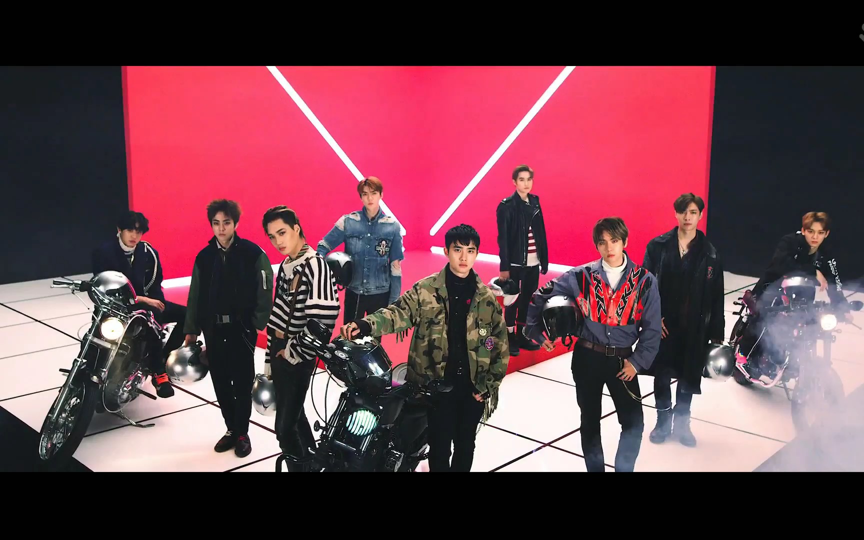 EXO chính thức comeback với MV Obsession