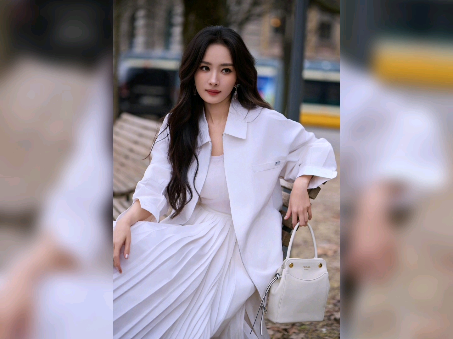 杨幂妈妈温婉知性