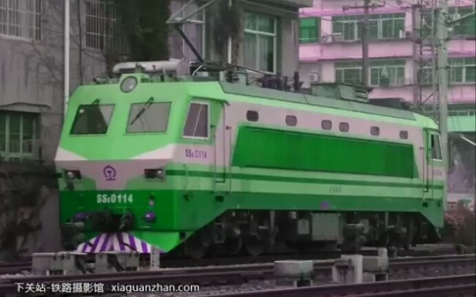 五颜六色的火车  ( bushi )