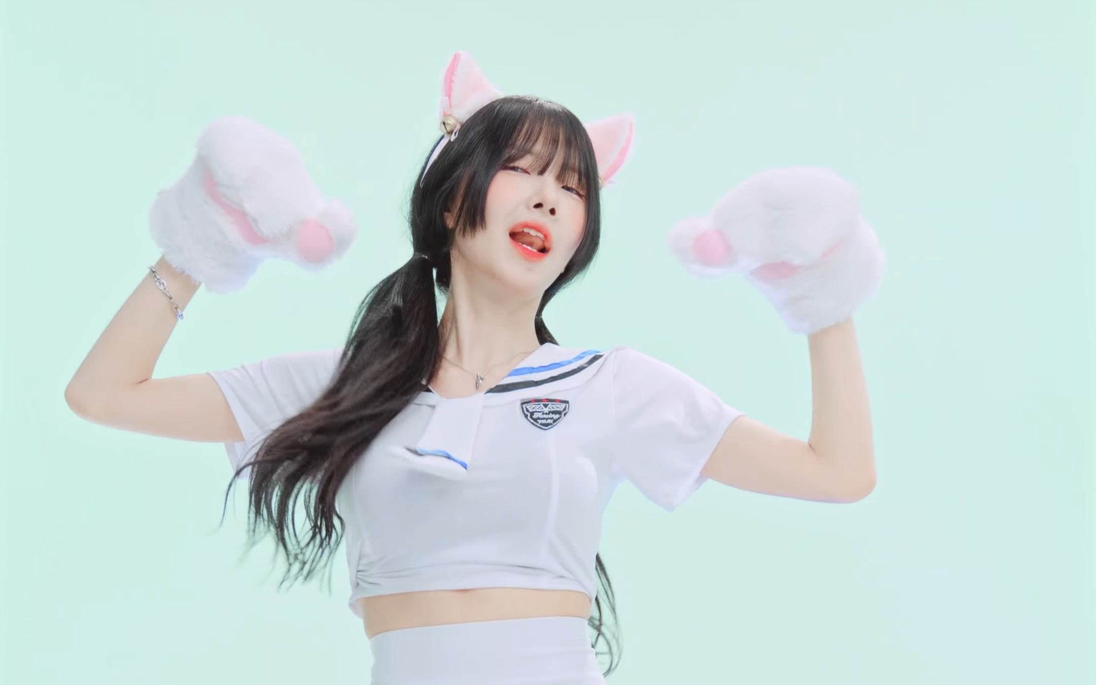 Seo Young, Otaku Dance, Student Uniforms