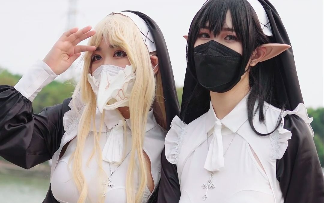 Praying for a good Comic-Con ~ Cosplay of a perfectly formed nun at CP Comic-Con (CPSP Preview)