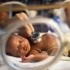 出生18天的婴儿，因亲友的一吻，器官衰竭3天内死亡！
