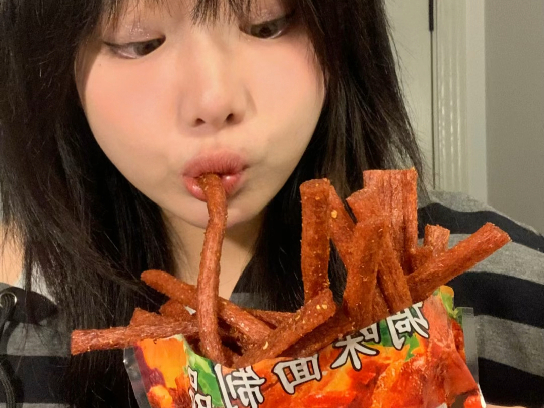 网友推荐的…这些辣条真的好好吃！！
