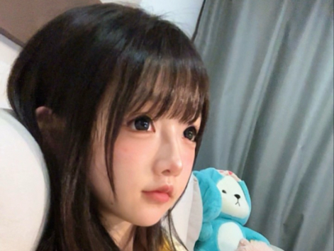 Lolitizers should be lined up to give out one lolita per person!