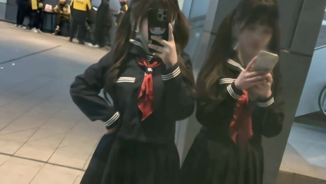 水手制服姐妹花