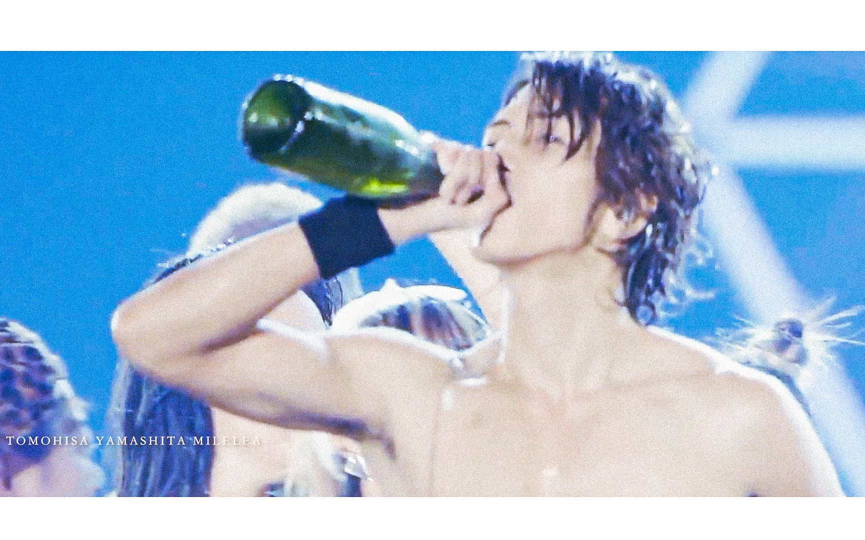 【山下智久】“那一年的 A NUDE --- 经 典 永 不 过 时”